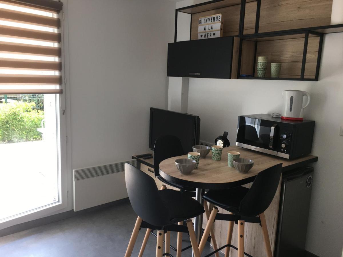 Studio Front De Mer Avec Terrasse Et Acces Direct Plage A Merville-Franceville - Fr-1-487-329 Εξωτερικό φωτογραφία